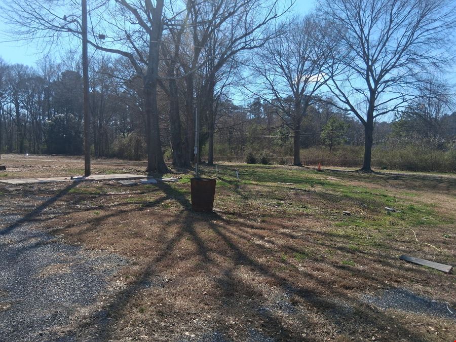 10235 Veterans Memorial Hwy Lithis Springs, GA 30144