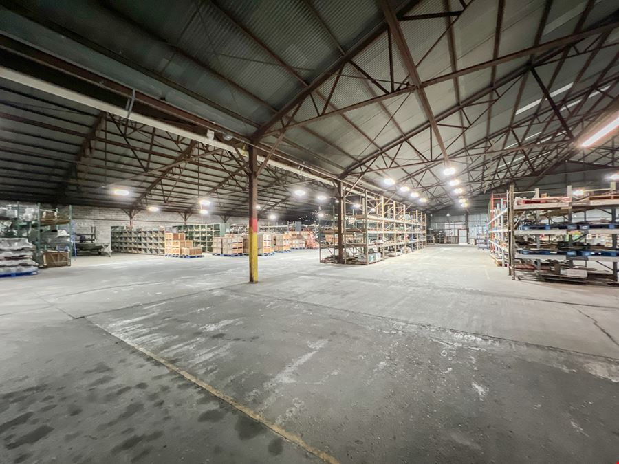 ±37,000 SF Office Warehouse with Dedicated Yard & New Roof