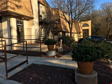 1813 Marsh Rd