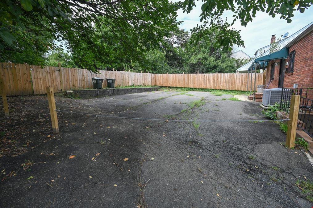 2526 Shirlington Rd