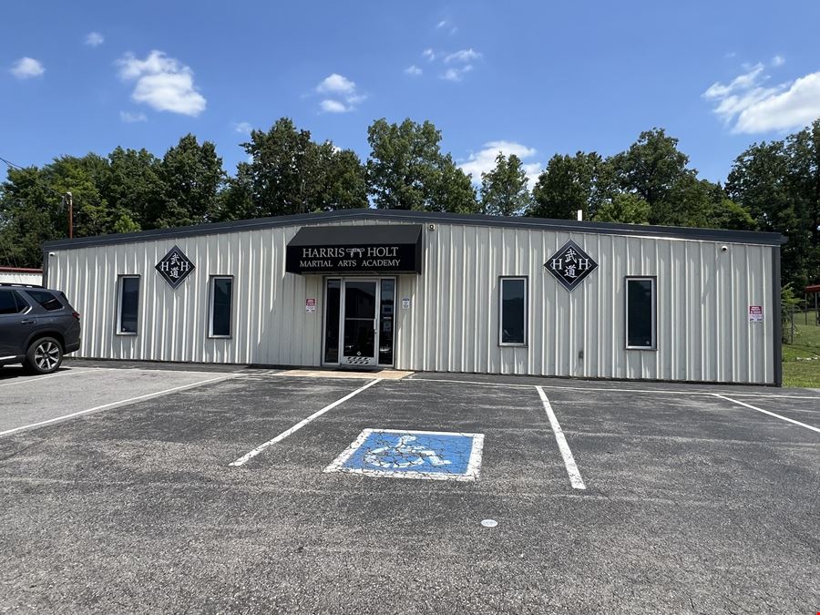 211 W Dunbar Cave Rd