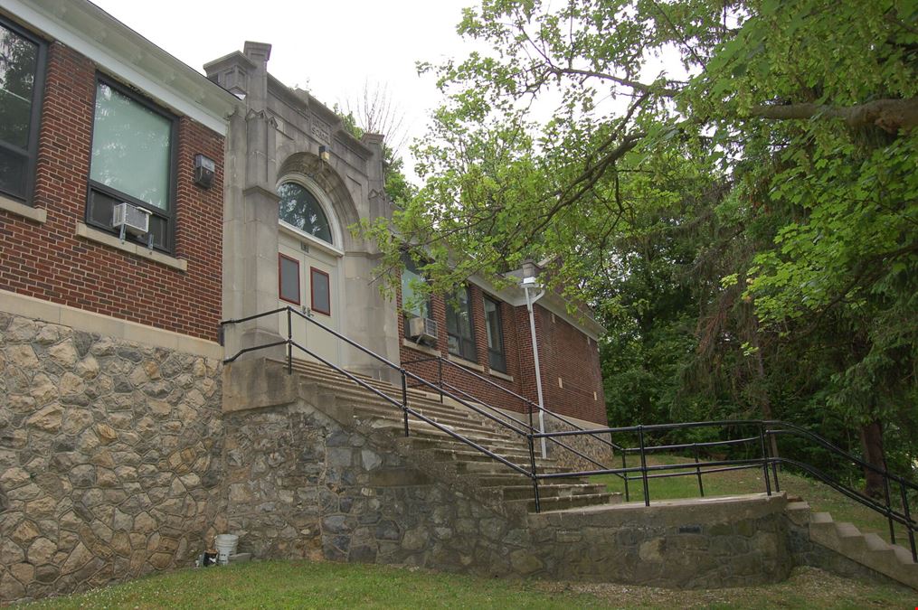 1 Fairview Ave