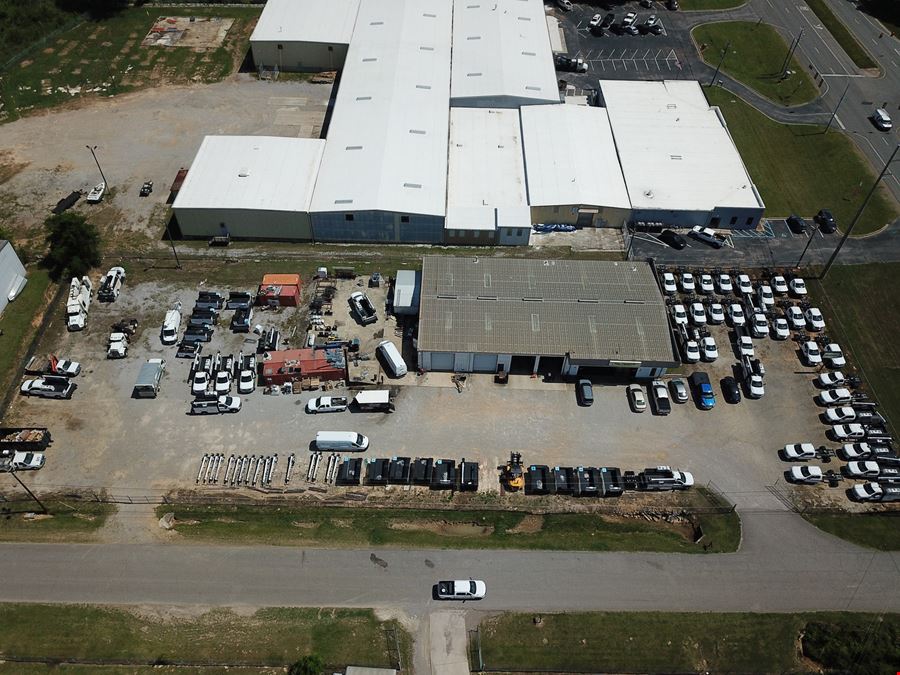 Freestanding Truck/Equipment Facility With Yard