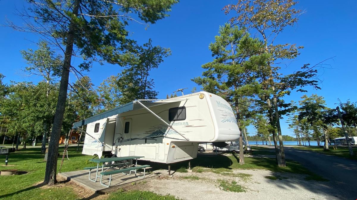 Camper's Cove RV Park & Canoe Livery 