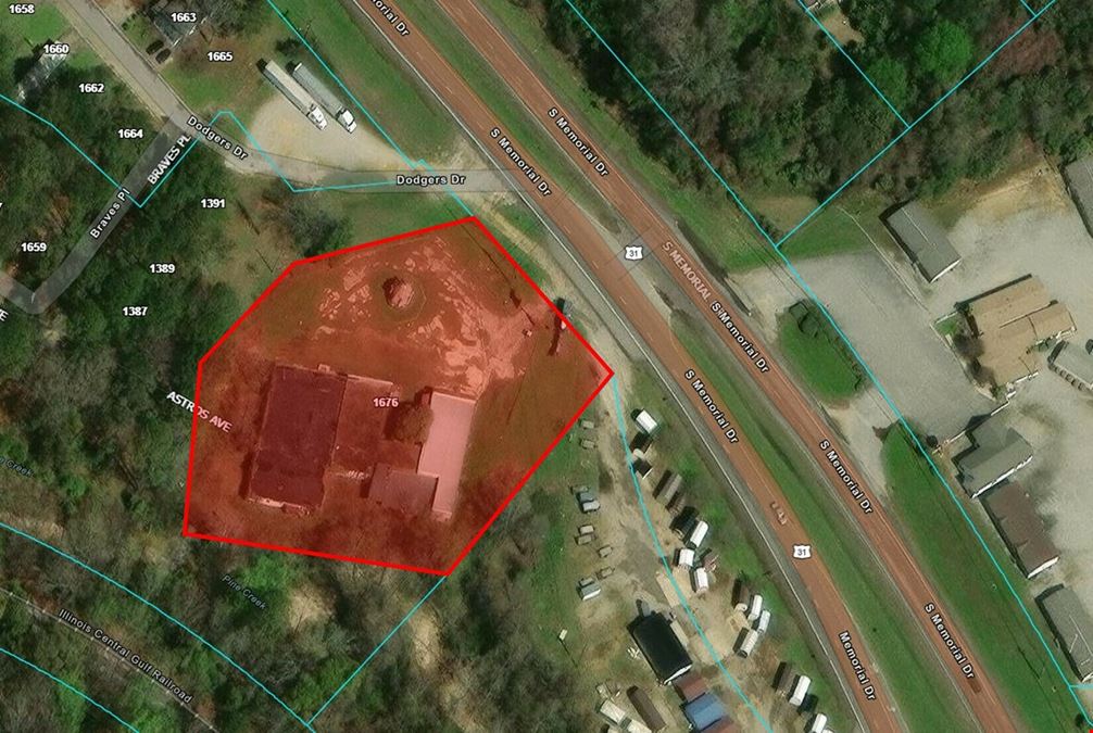 1676 S. Memorial Dr. - Building & Highway Access in Prattville