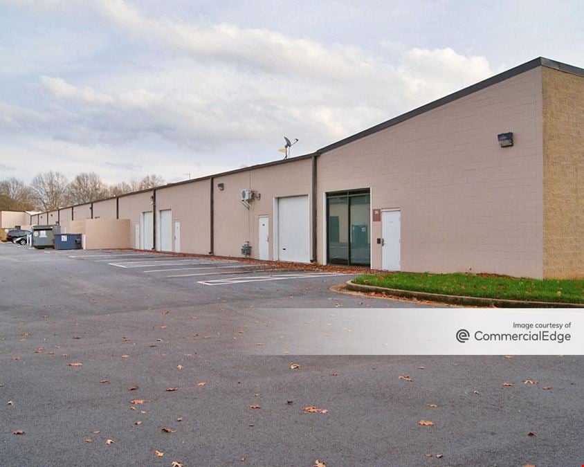 Camp Creek Business Center - 1400-2000 Centre Pkwy