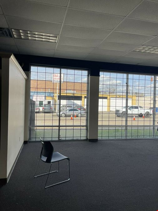 Former Aaron's For Lease