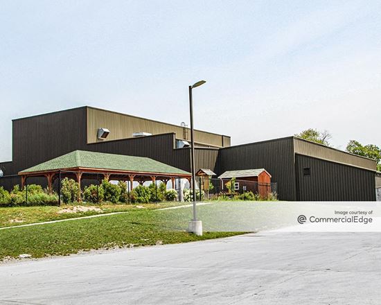 Preview of Industrial space for Rent at 2241 Bellevue Street
