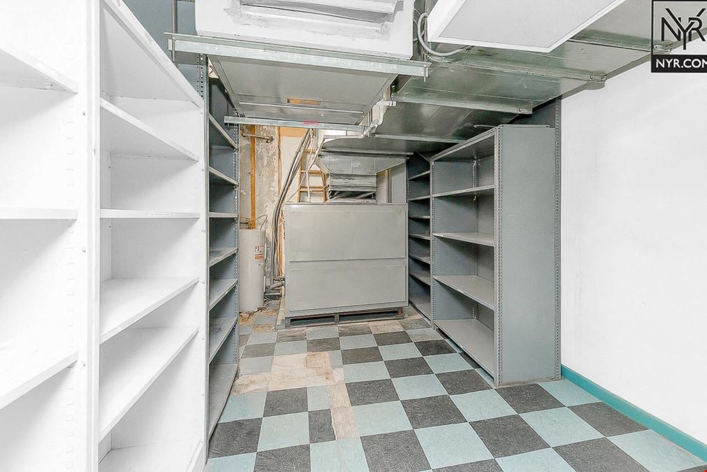 148 W 24th St