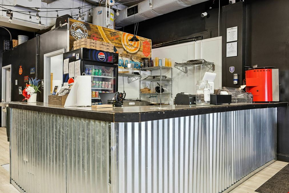 END CAP RETAIL SPACE AVAILABLE