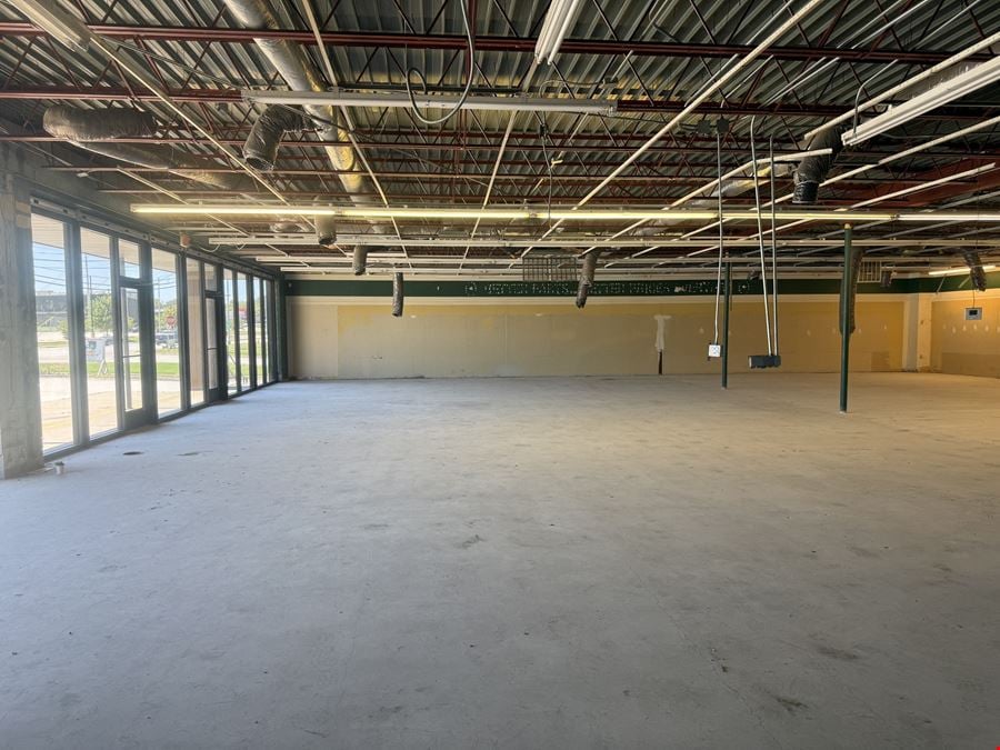 RETAIL BUILDING FOR SALE OR LEASE AT KEARNEY & GLENSTONE