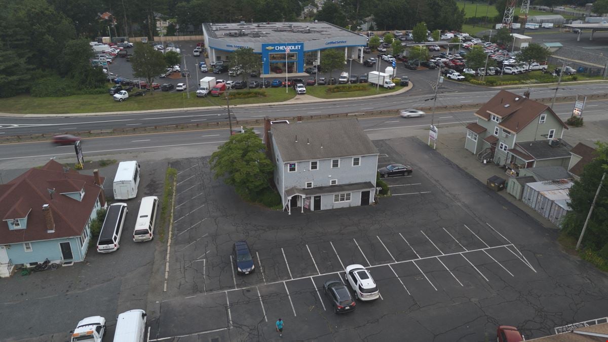 389 Worcester Rd
