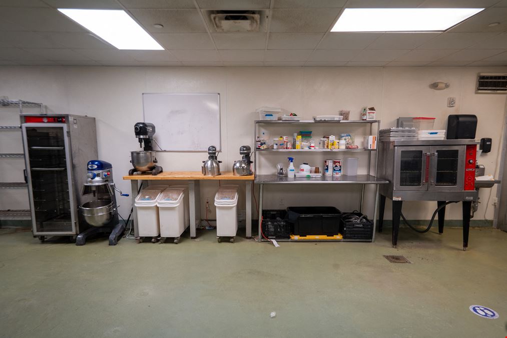 2nd Gen Retail F&B / Commissary Kitchen / Large Storage
