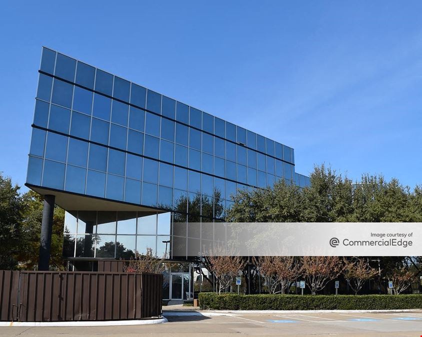 8600 Freeport Pkwy.