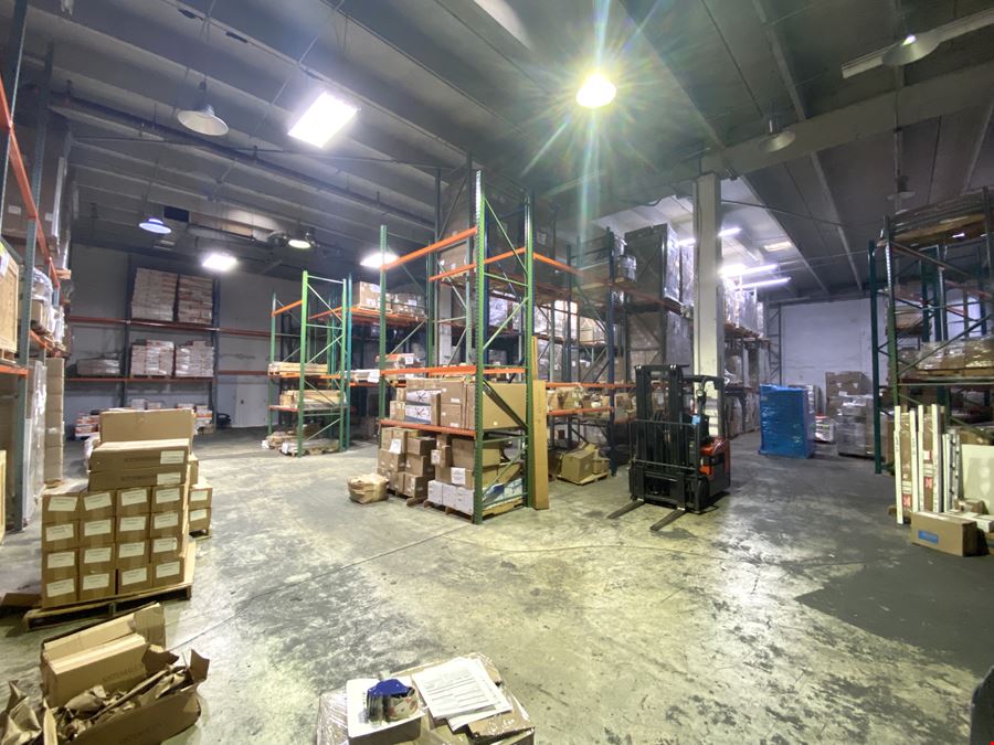 ±12,000 SQFT OFFICE WAREHOUSE CONDOMINIUM