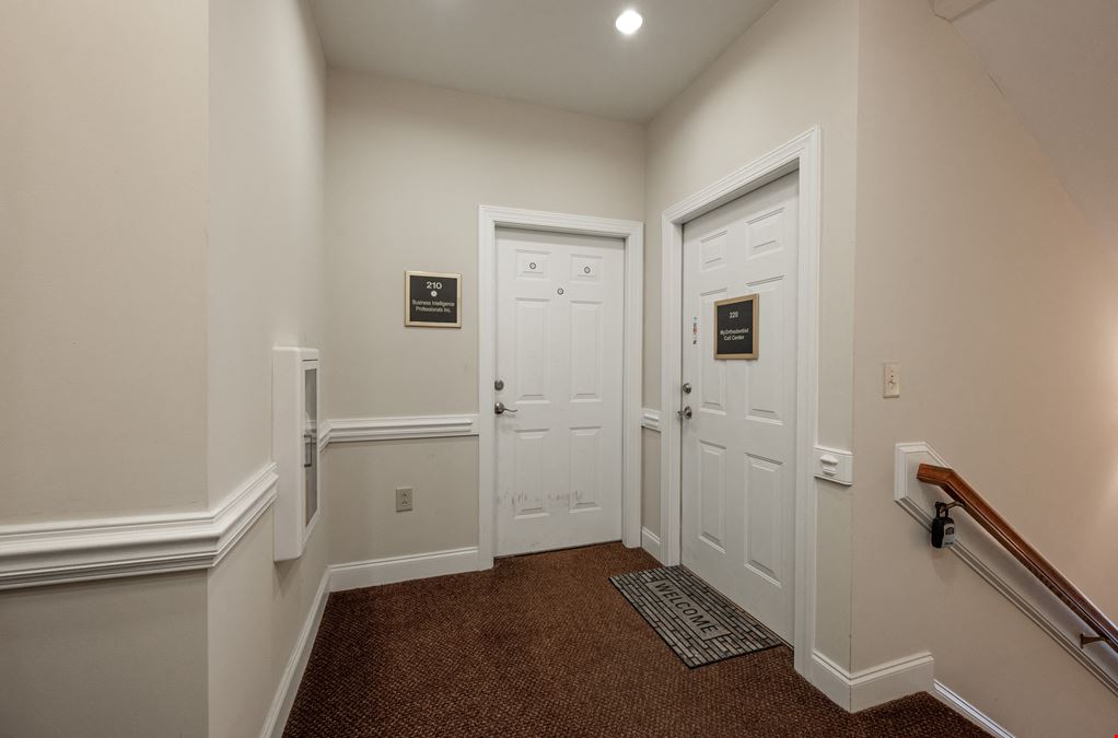 5011 Southpark Drive, Suite 220