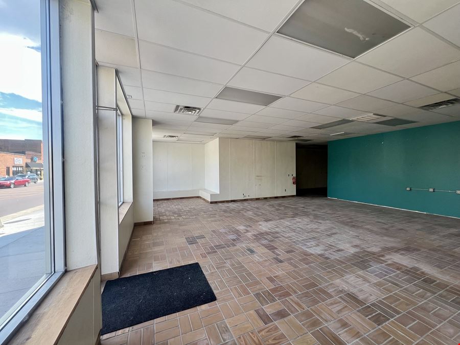 622 N Riverfront Dr