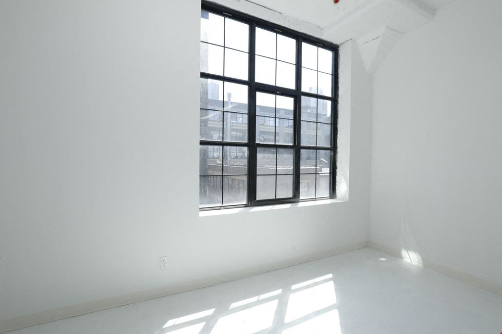 Urban Yard + Footbridge + Queensbridge Studios in Prime Location LIC, Queens
