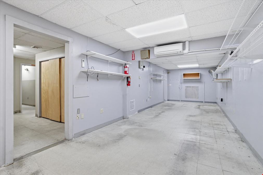 ±24,568 SF Industrial/Flex Building Near MA Border