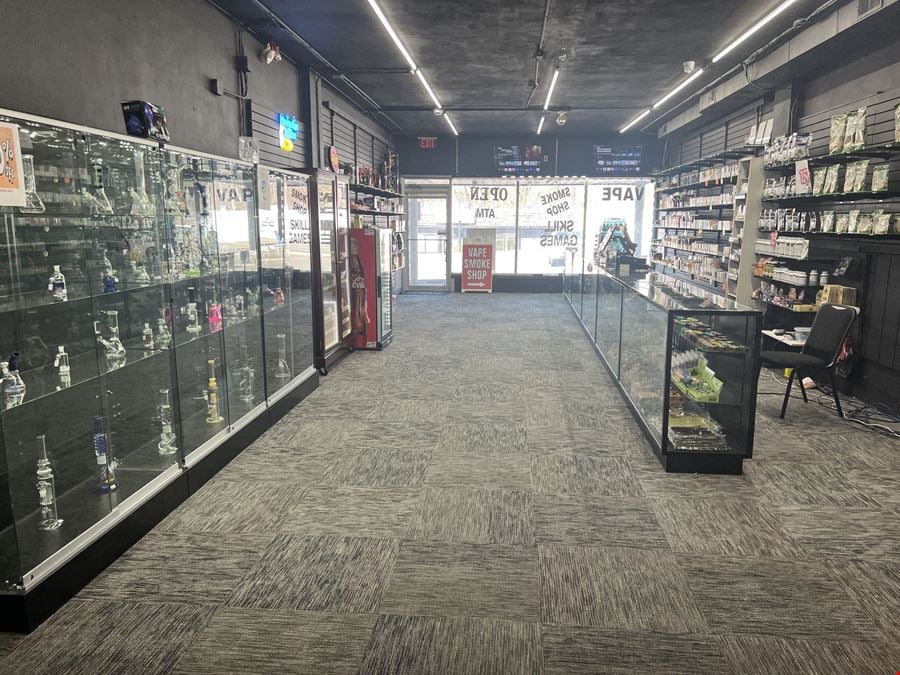 Prime Retail Space At Glenview Plaza