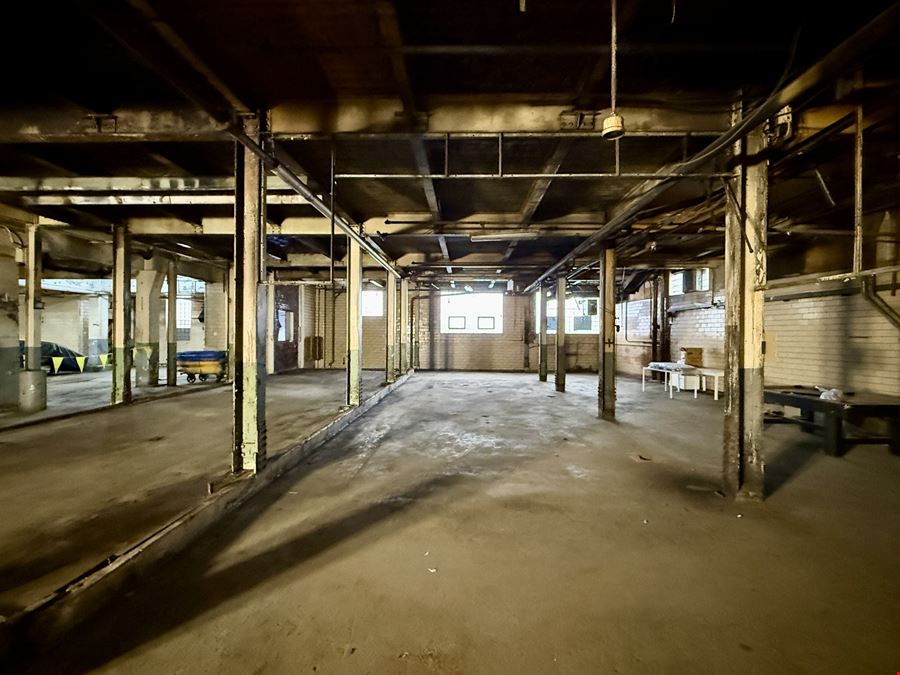 Industrial WH/Storage Space | North Side