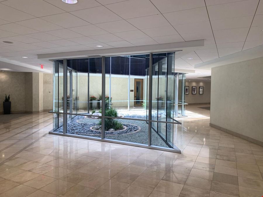 Atrium at Northcreek| Sublease 8,515 SF