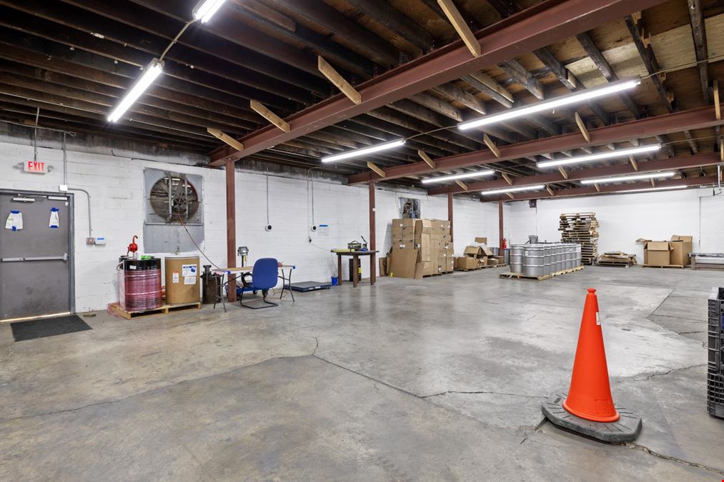 Office/Warehouse on Dodds Ave