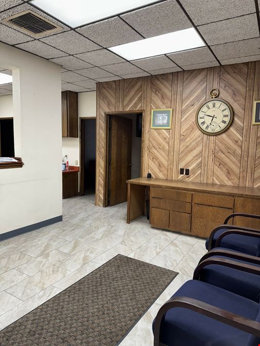 Former Attorney Office in Excellent Condition in Visalia, CA