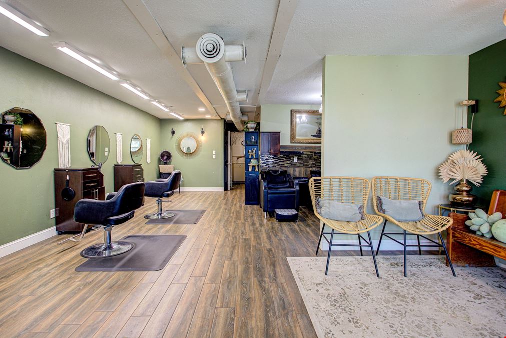 Waterview Standalone Building in Historic Downtown Palatka