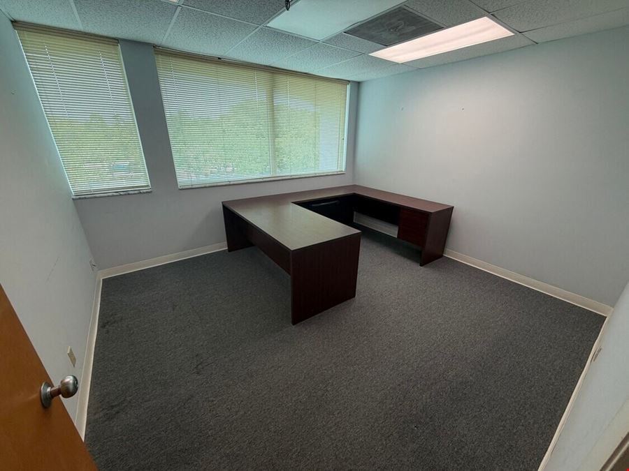 1397 SF Suite 305 E Professional and Medical Office Space