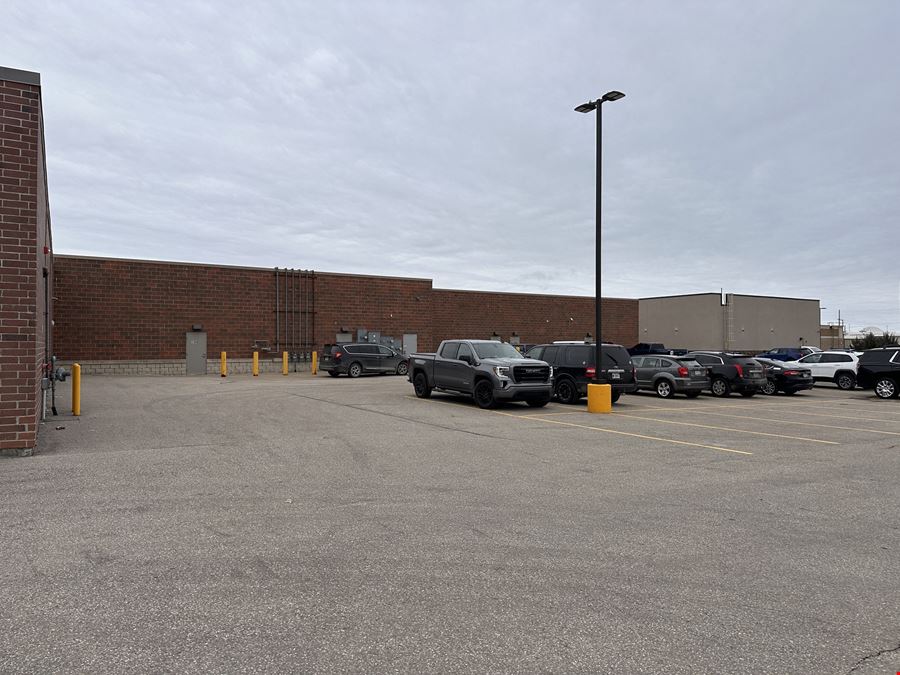 1370 W Main St