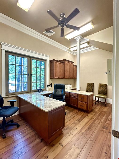 Class A Office Building With Direct Frontage On Hwy 278