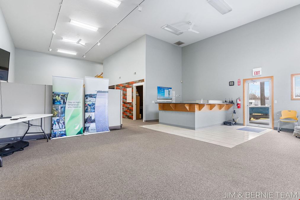 11322 E Lakewood Blvd