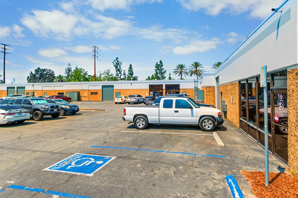 100% Leased Multi-Tenant Flex Center