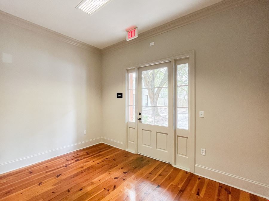 Professional Office Suite on Bluebonnet Blvd