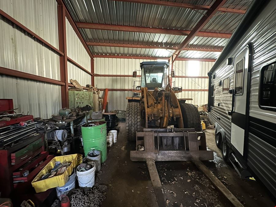 157-171 Willow Rd - 1,874+/- SF Junkyard Property