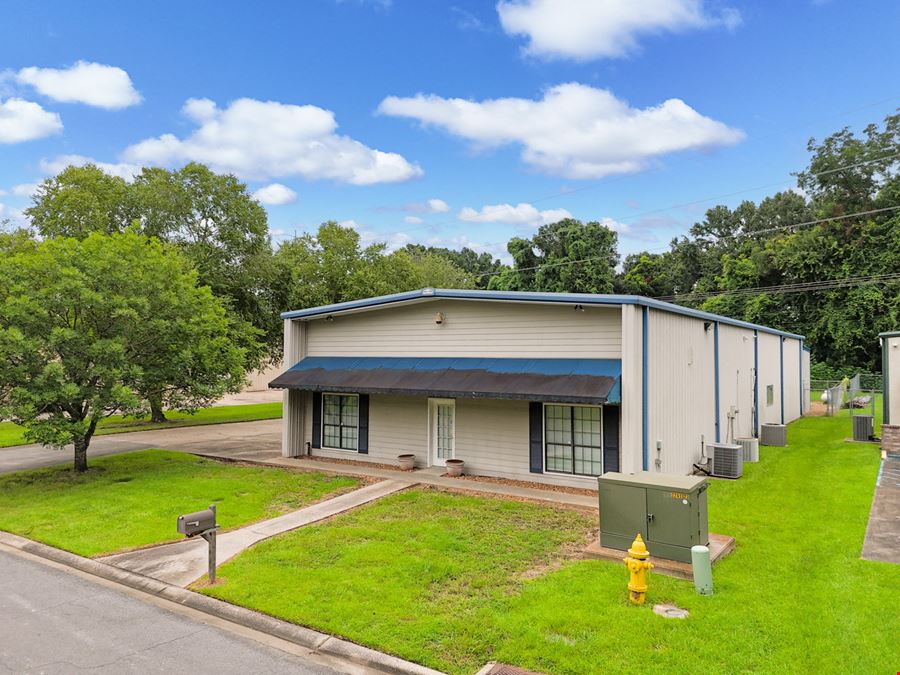 Industrial Office / Warehouse Near I-49 & I-10