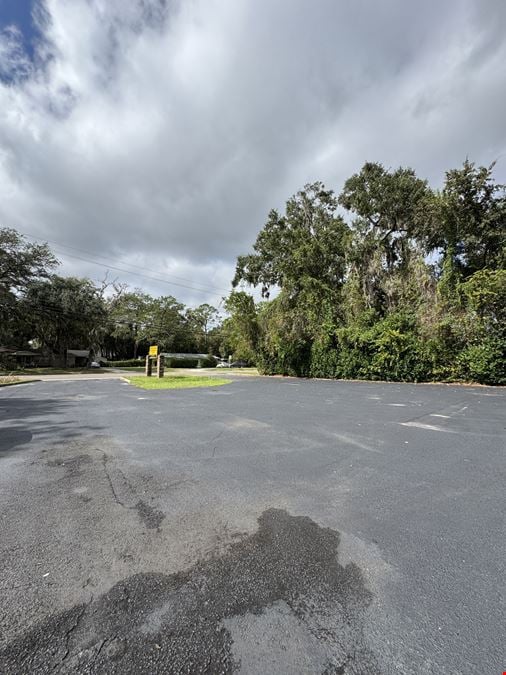 Warehouse Facility on 1+ Acre Lot