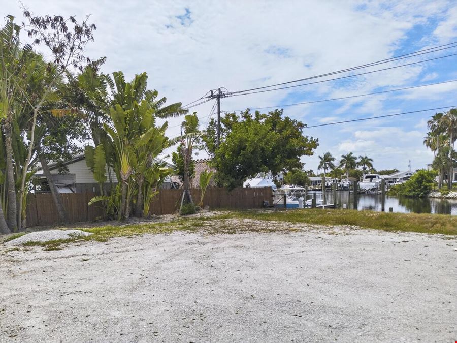 17707 San Carlos Blvd