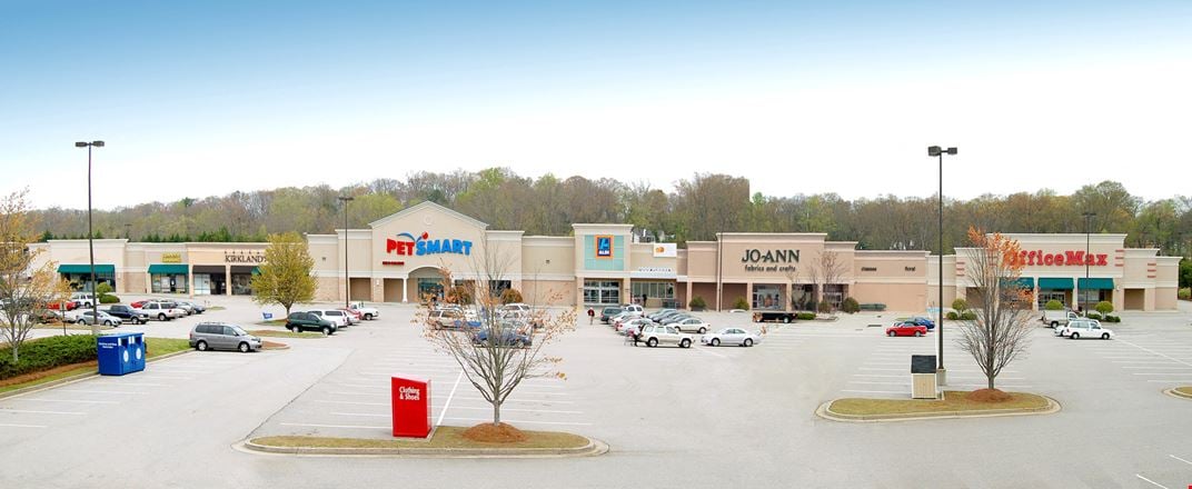 Preview of Retail space for Rent at 826-890 Dawsonville Hwy