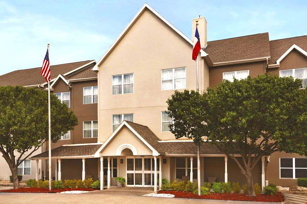 Country Inn & Suites  Lewisville, Texas