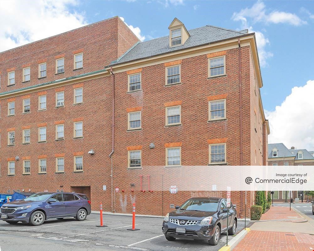 200 North Washington Street