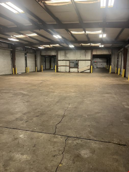 Cross Dock Facility with Yard