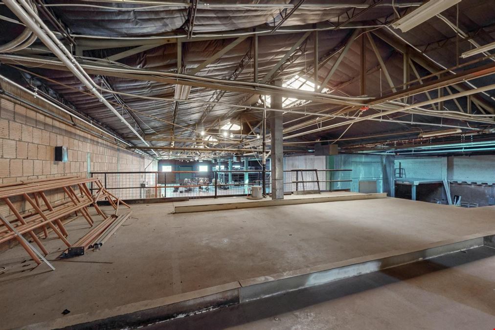 TWO SUITE WAREHOUSE WITH MEGA ELECTRICITY