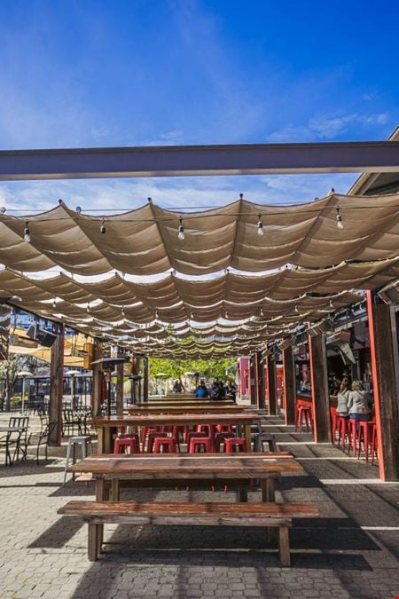 Jack London Square - 98 Broadway St