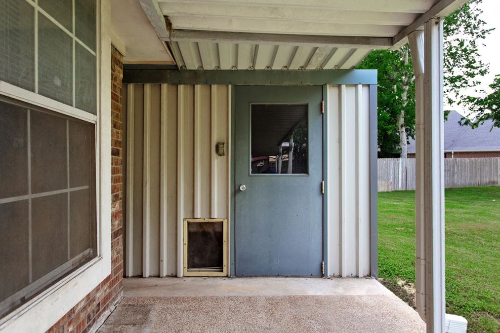 2600 Greenberry Circle