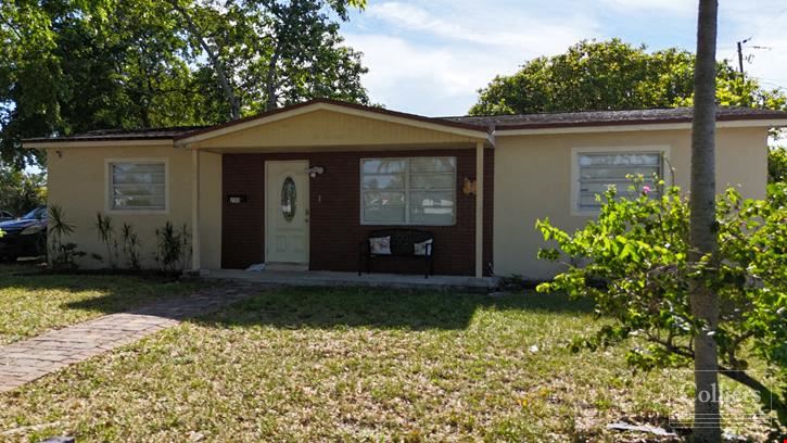For Sale: 3-Bedroom 2-bath single-story home in Hollywood