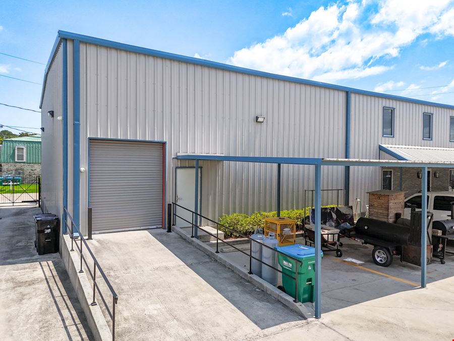 ±6,400 SF Office/Warehouse with Gated Lot and Grade-Level Door