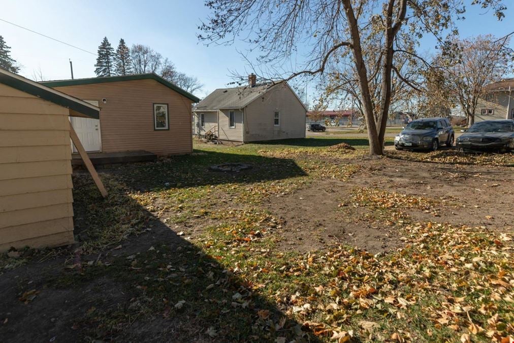 Cozy 2 Bedroom Home - 725 7th St NW 