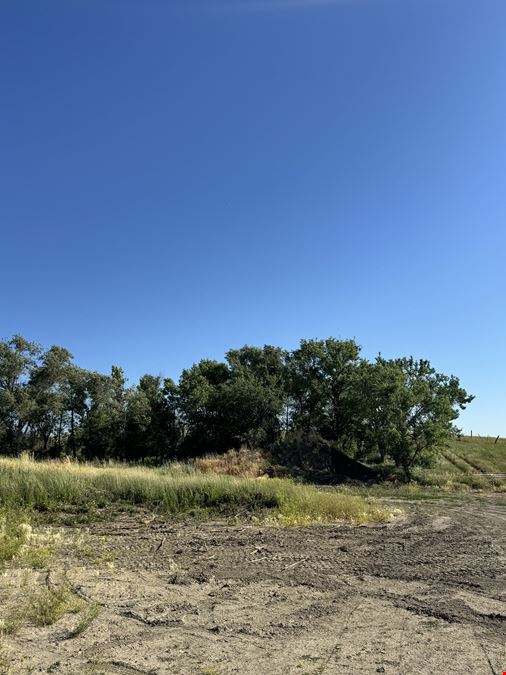 7,106 +/- SF  Industrial Flex on 10 +/- AC